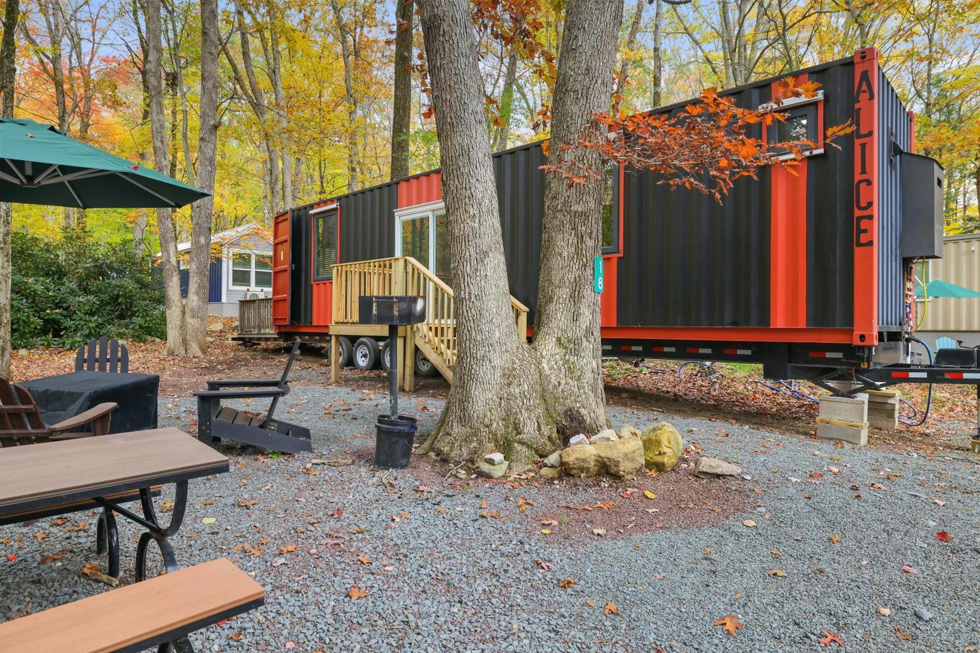 Camptel Poconos Lodging Albrightsville ภายนอก รูปภาพ